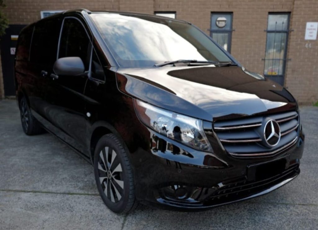 Aluguel de Veículo Blindado Mercedes Benz Vito frente