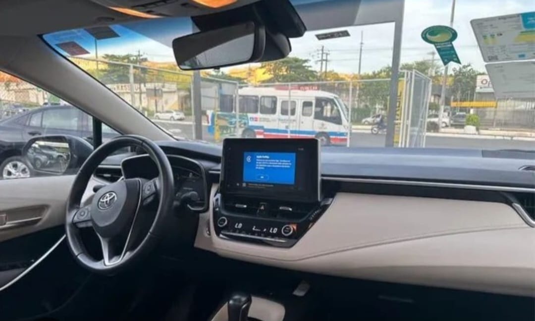 Aluguel de carro de luxo com motorista Toyota Corolla - HS Shuttle Service