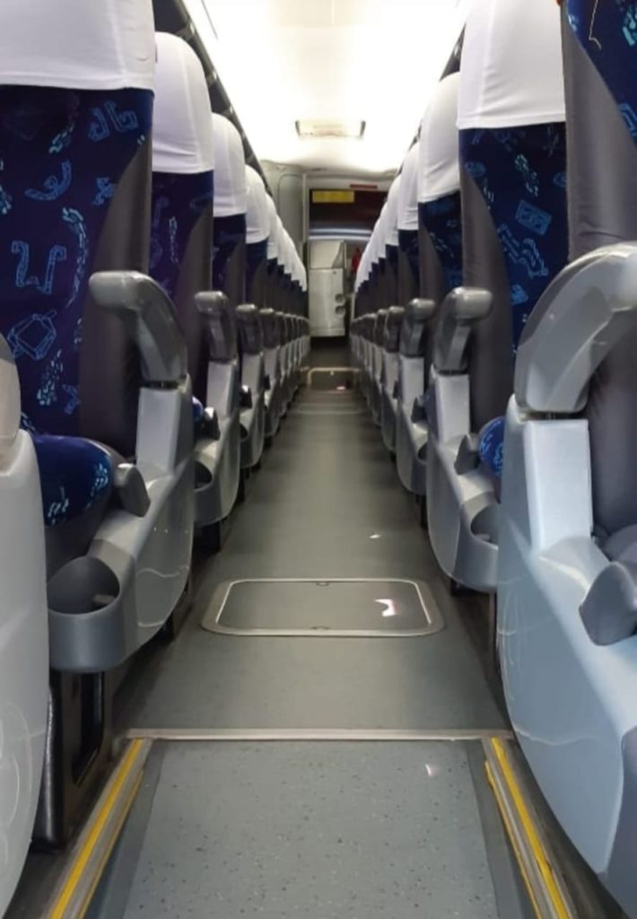 internamente do MICRO ÔNIBUS EXECUTIVO MP BABY BUSS